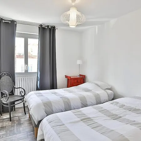 Moderne & Confort Acces Et Commerces