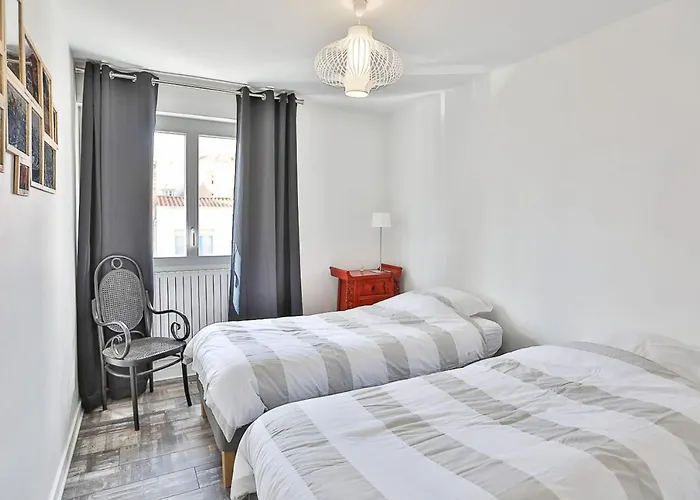 Moderne & Confort Acces Et Commerces