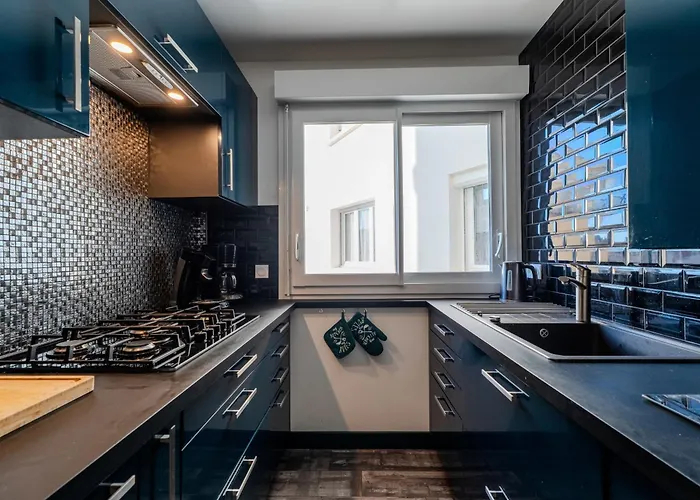 Moderne & Confort Acces Et Commerces